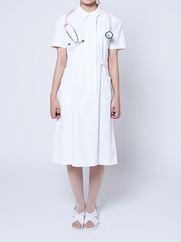 ナースの衣装を着用した写真（ワンピース・女性）