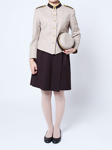 ベルガールの衣装を着用した写真（女性）