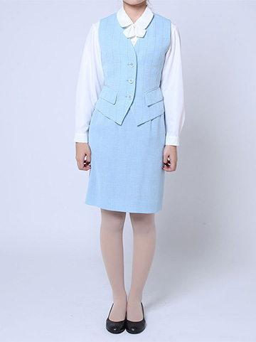 ブルーのOLの衣装を着用した写真（女性）